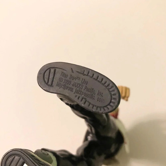 1999 Mick Foley Jakks Pacific Titan Tron Live WWE Wrestling Figure Garbage Can - Picture 9 of 12